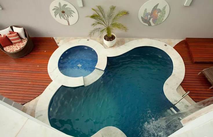 حصباء بث الثالث  تريد انشاء حمامات سباحة منزلية : إليك أهم النصائح و أفضل التصاميم - ديكورموز